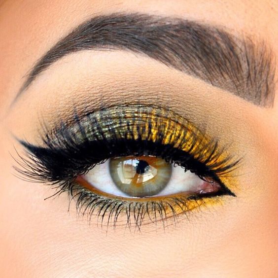 Black and gold smoky eye