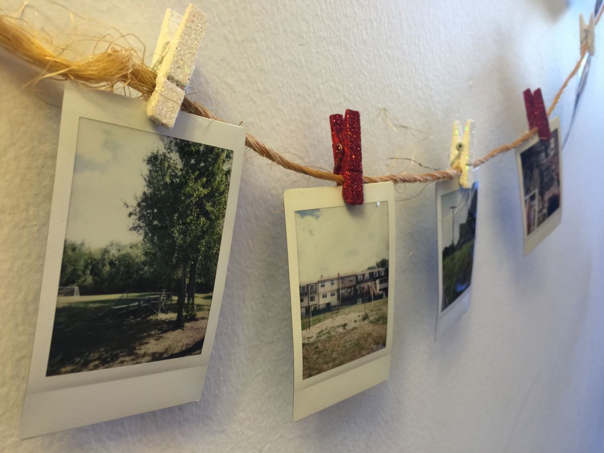 polaroid wall string