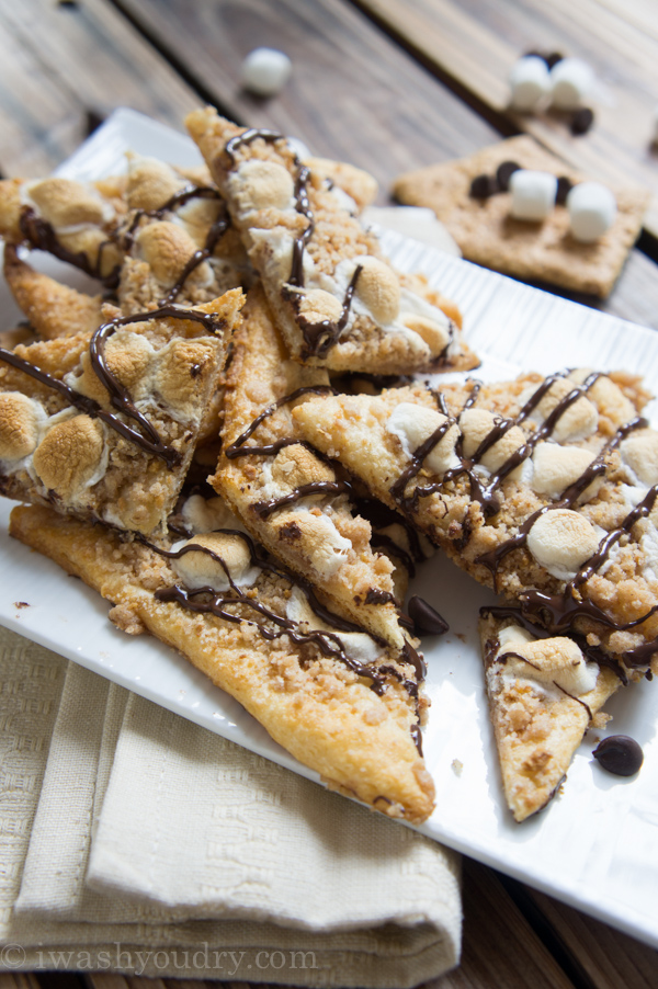 Flaky s'more pizza triangles