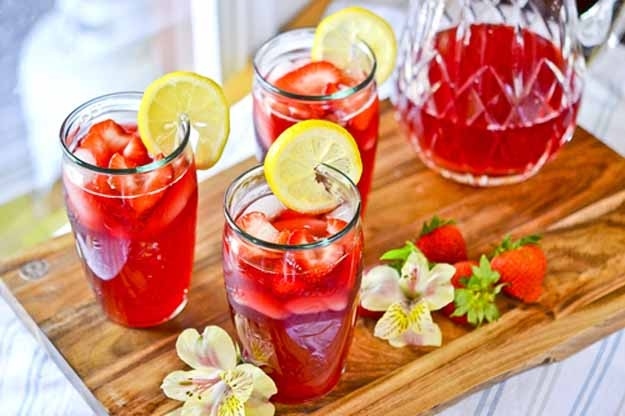 Strawberry hibiscus tea lemonade