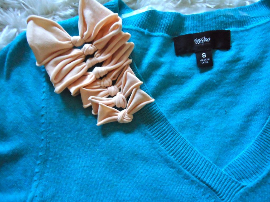 Sweater bows