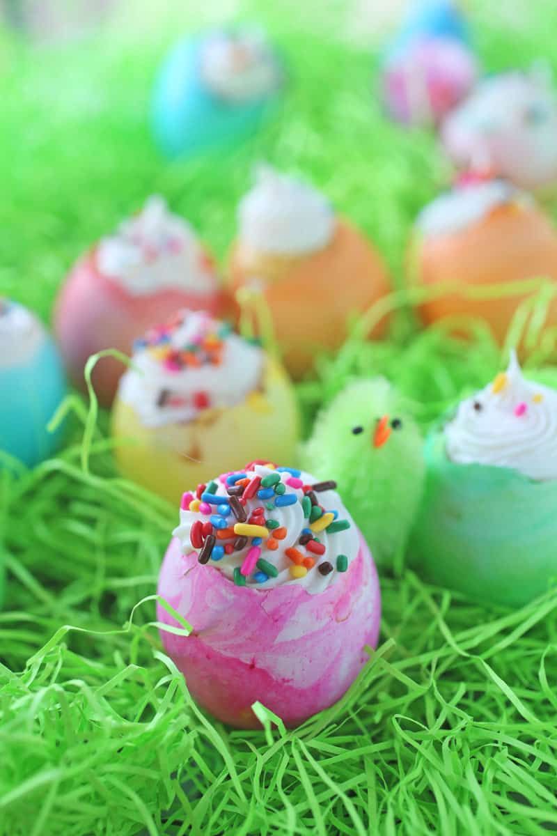 Eggshell cupcakes