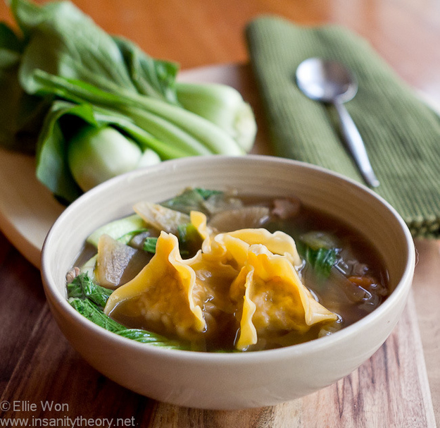 Chicken and vegetable wonton soup