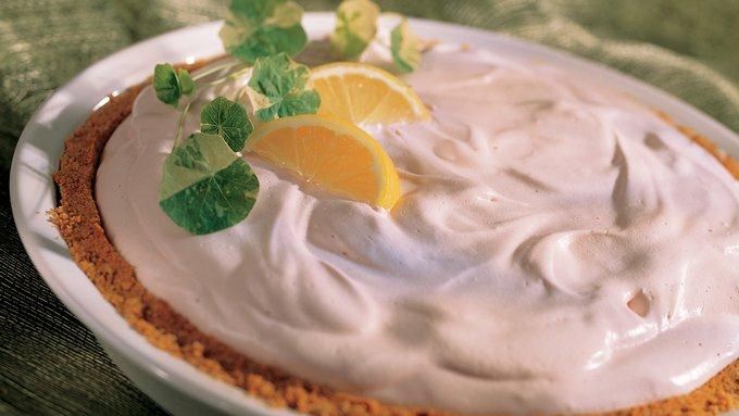 Pin lemonade cream pie