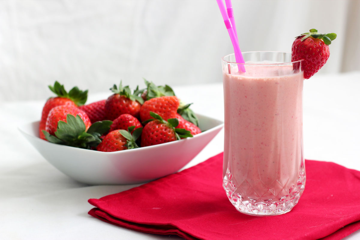 Rhubarb strawberry milkshake