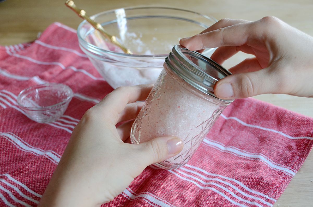 Simple scented diy bath salts mason jar