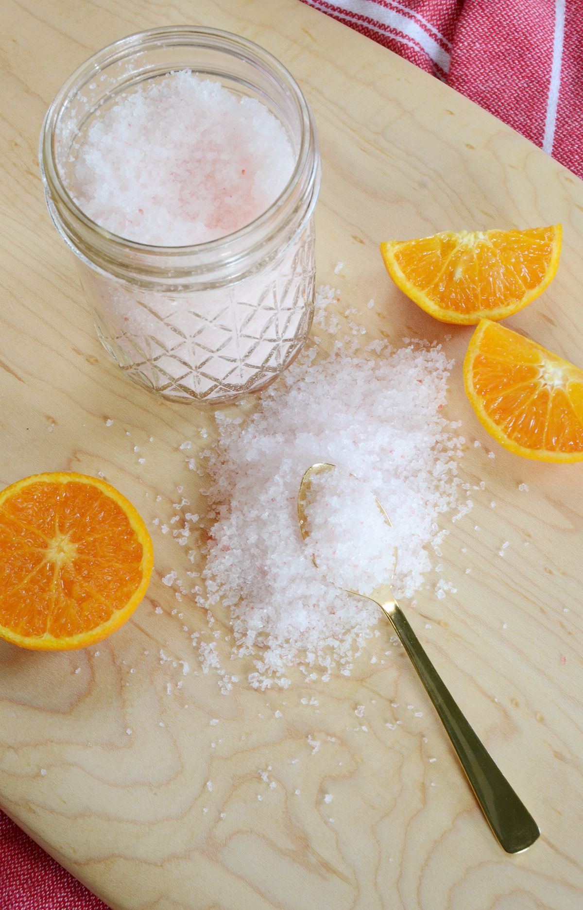 Simple scented diy bath salts top