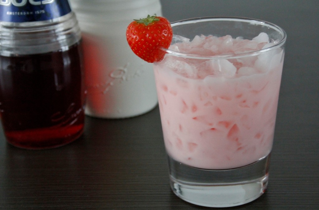Strawberry cheesescake cocktail