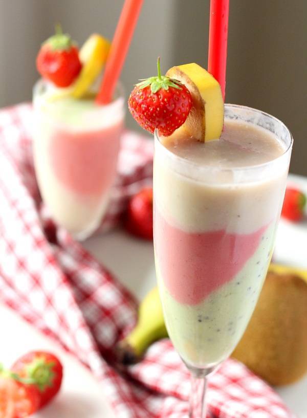 Strawberry kiwi banana milkshake
