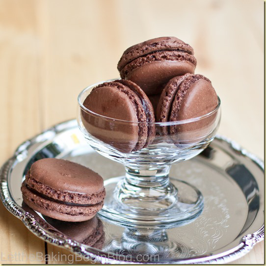 Dark chocolate truffle macaroon