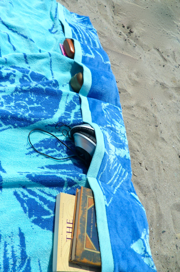 Pocketed beach towel