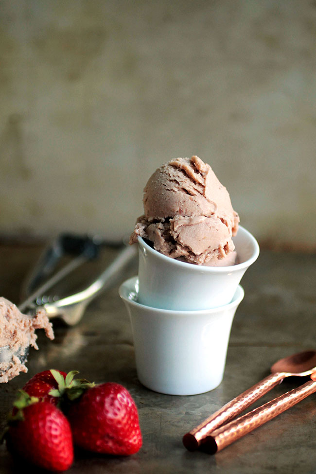 Roasted strawberry ice cream