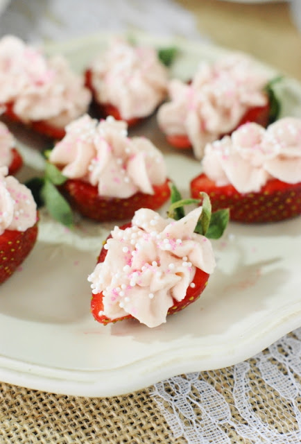 21 strawberry cheesecake bites