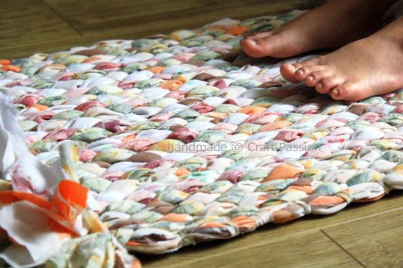 Bed sheet rag rug