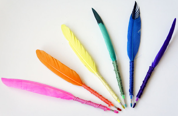 Colour coordinated feathered gel pens