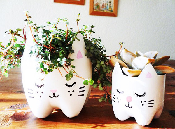 Kitty cat planters