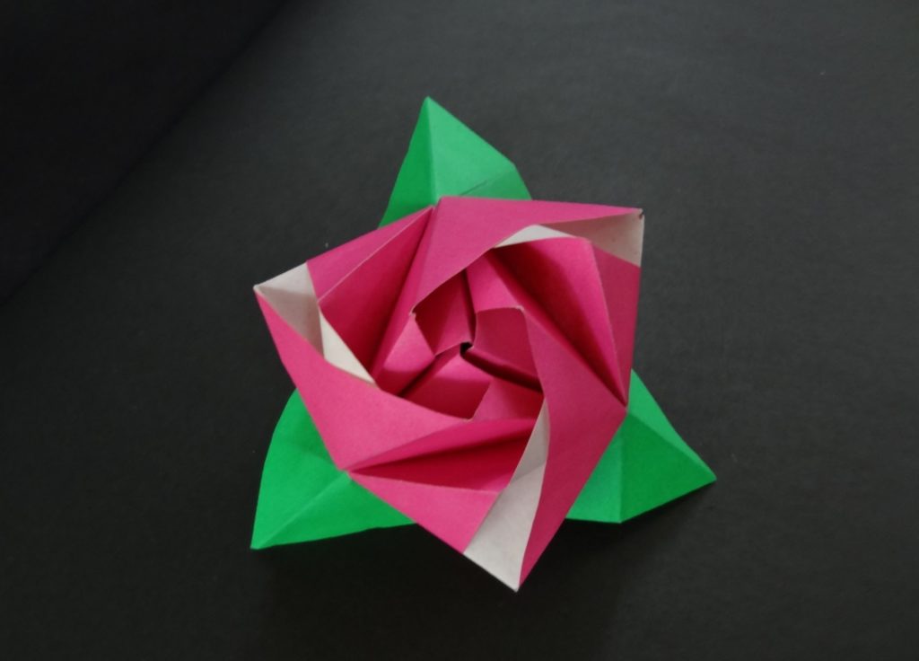 Decorate Your Home With These Beautiful Origami Flowers