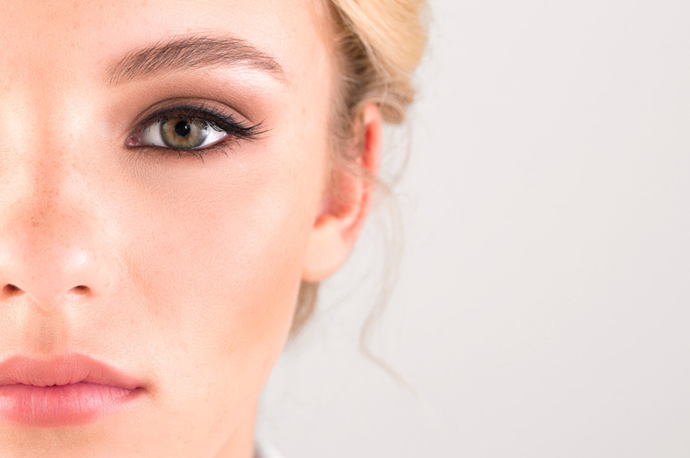 24 how to apply fake lashes
