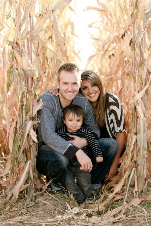 Family Fall Photoshoot Idea - Cornfield