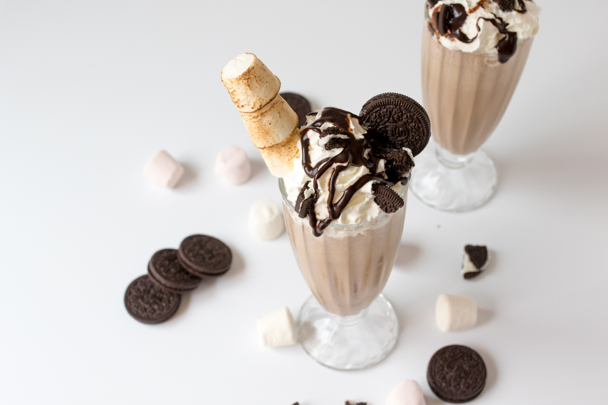 Get your sweet fix with this chocolatey Oreo coffee milkshake!