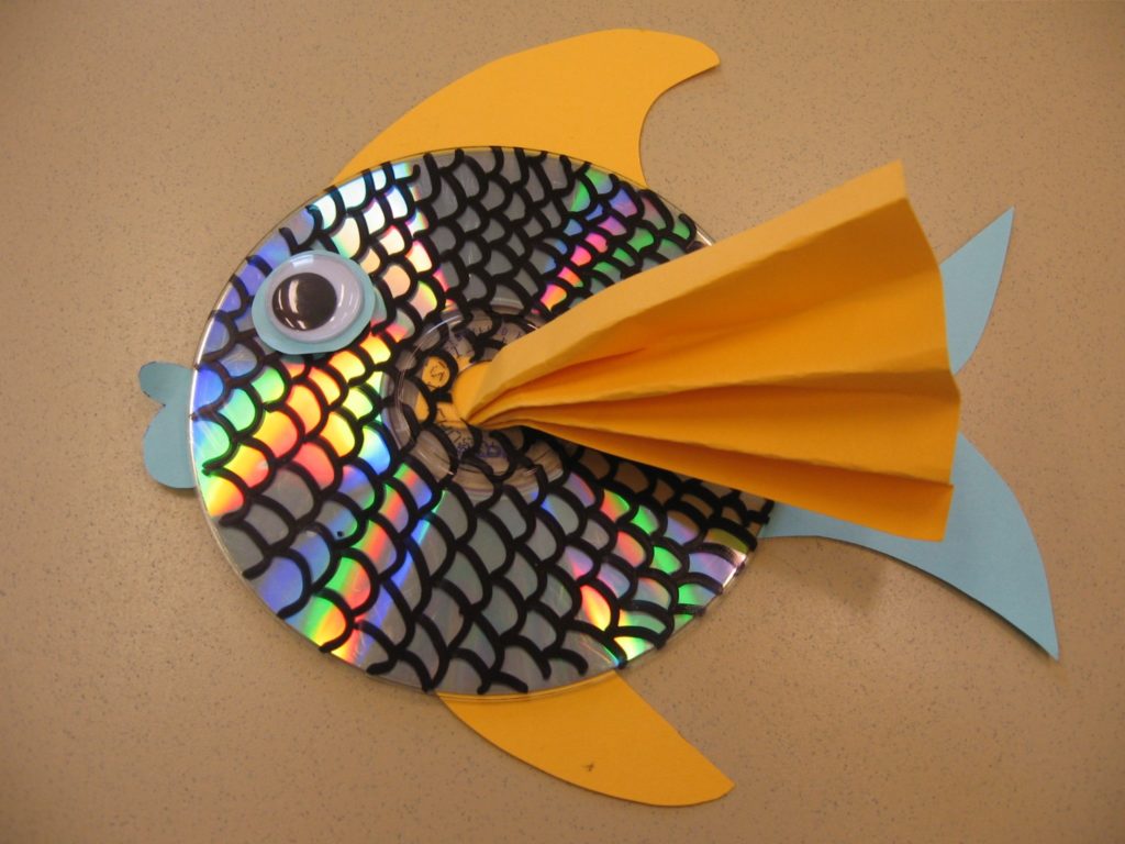 Upcycled cd fish