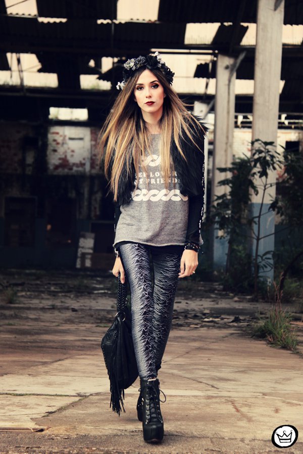 24 leggings with graphic tee