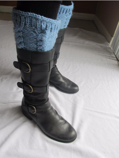 Cabled boot cuff