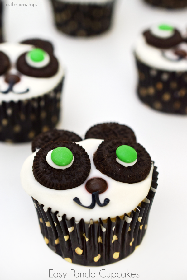 Easy panda cupcakes