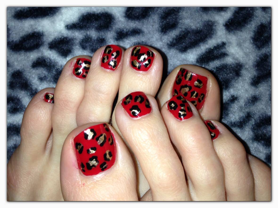 Fashion red black toe nail design