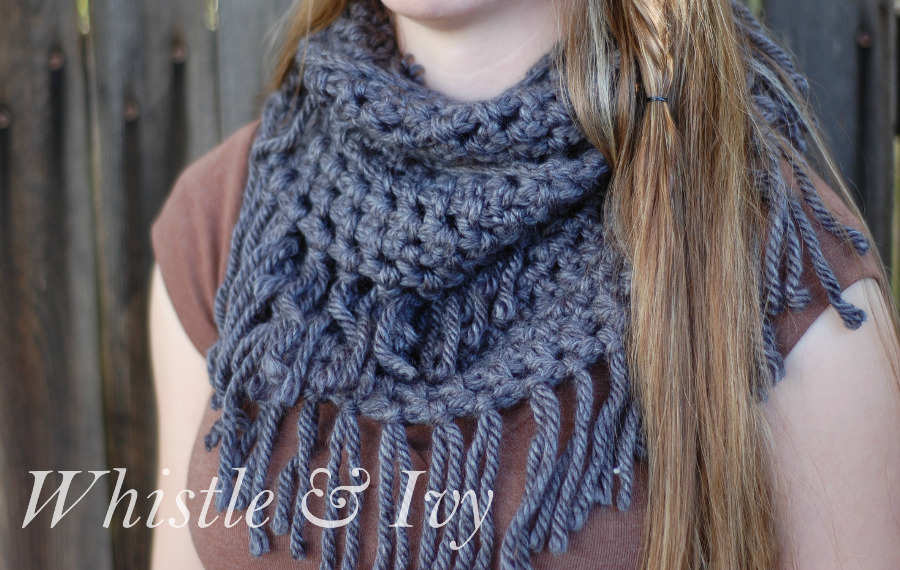 Fringe crochet infinity scarf tutorial
