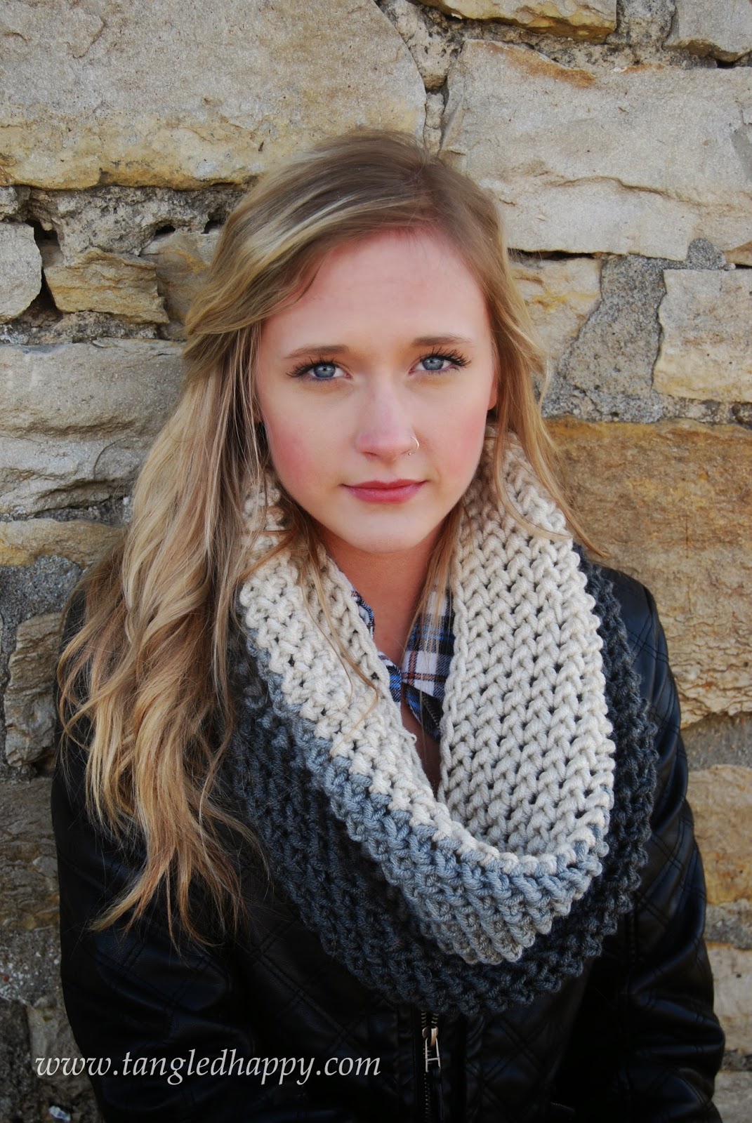 Striped crochet infinity scarf tutorial