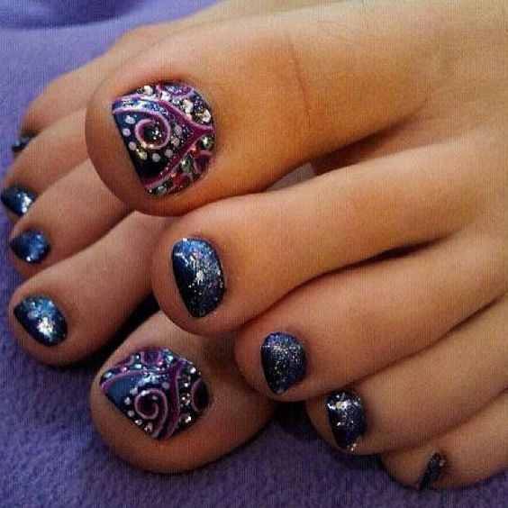 dark blue toe nail art