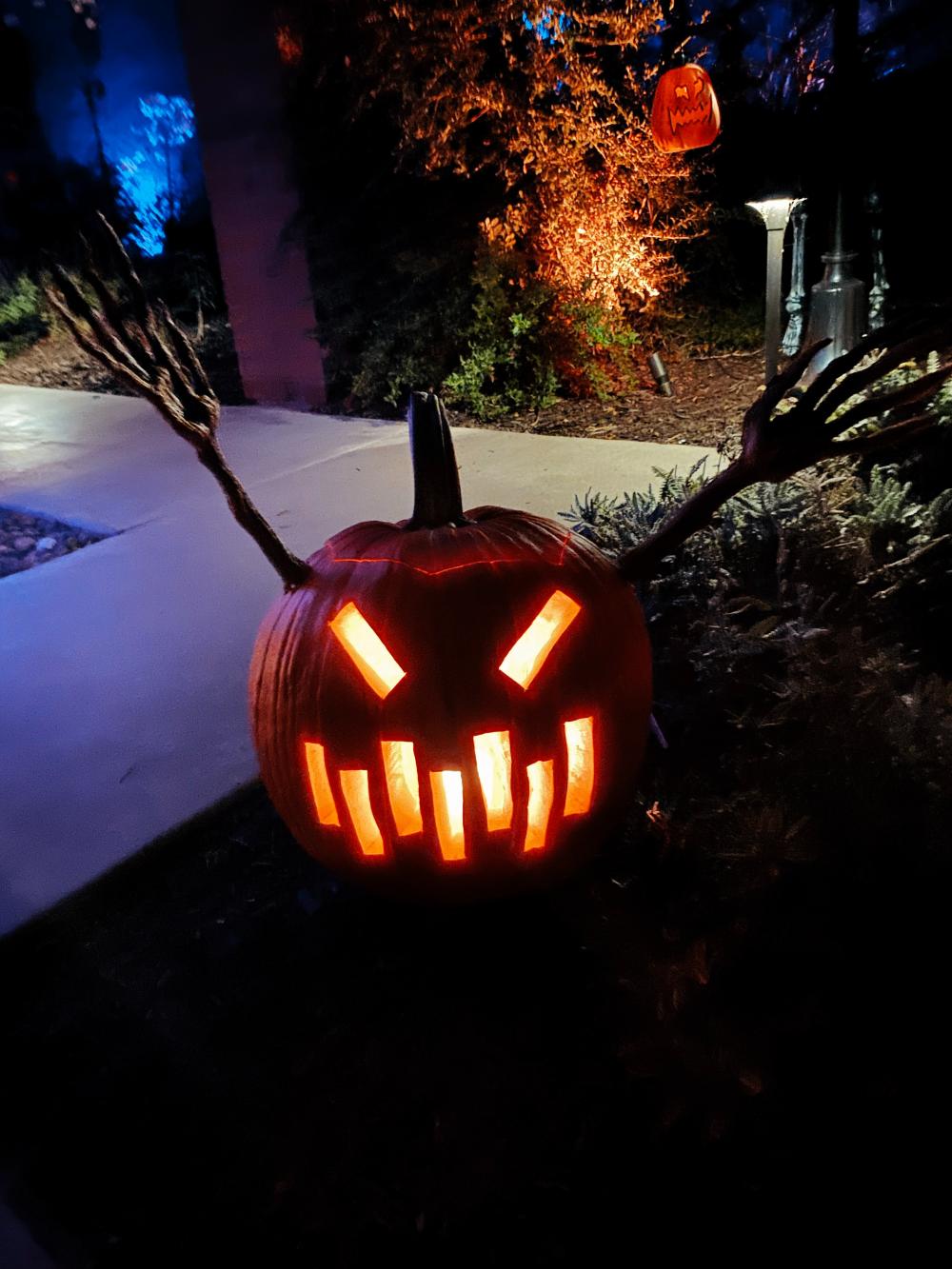 A petrifying pumpkin face halloween house decorations