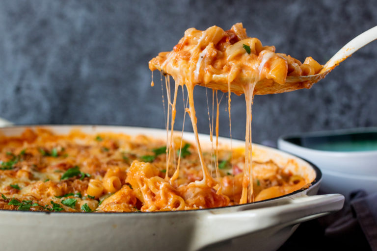 Easy Homemade Mac and Cheese Recipe with Chicken, Bacon and Tomato