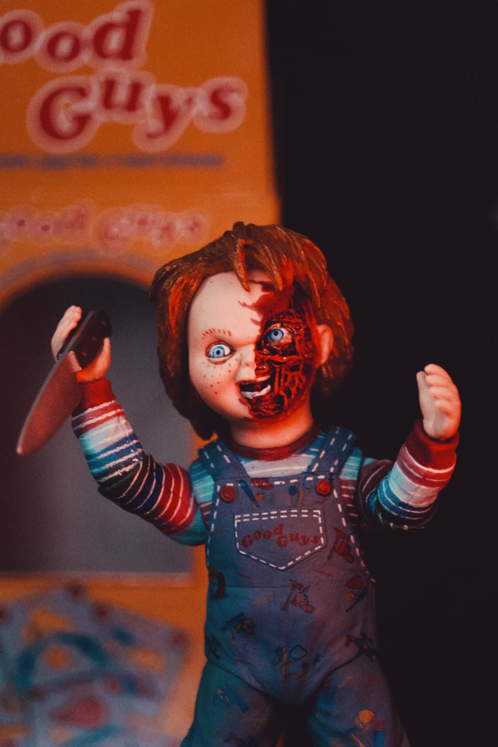 Chucky halloween house decorations