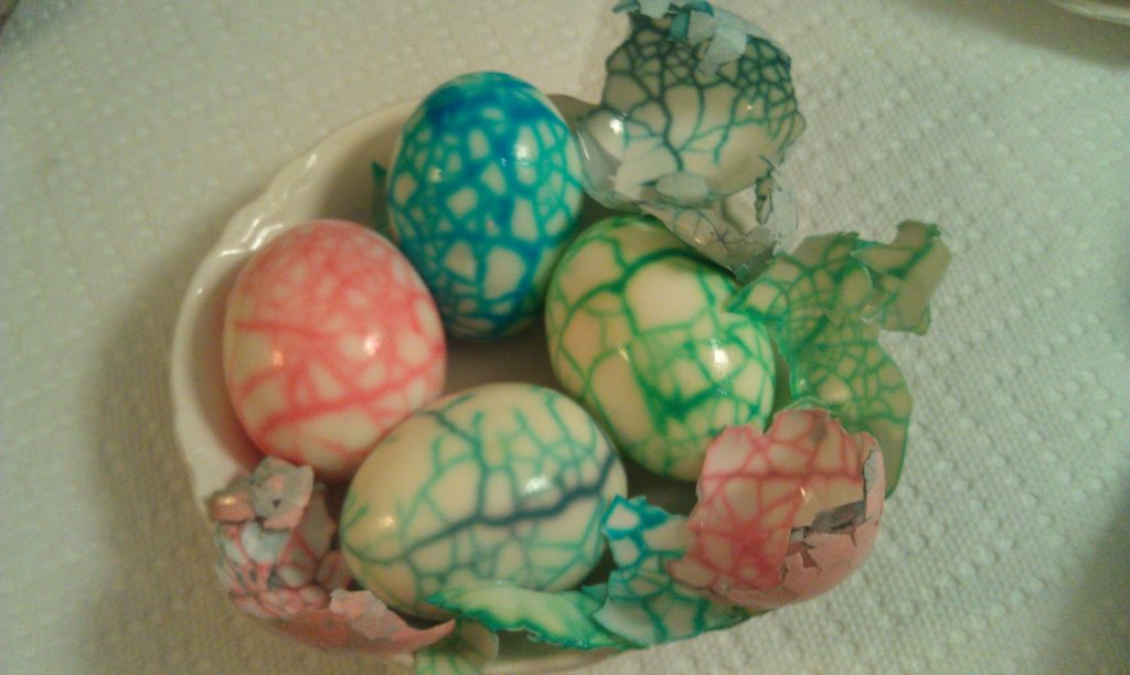 Crack dyed dragon eggs