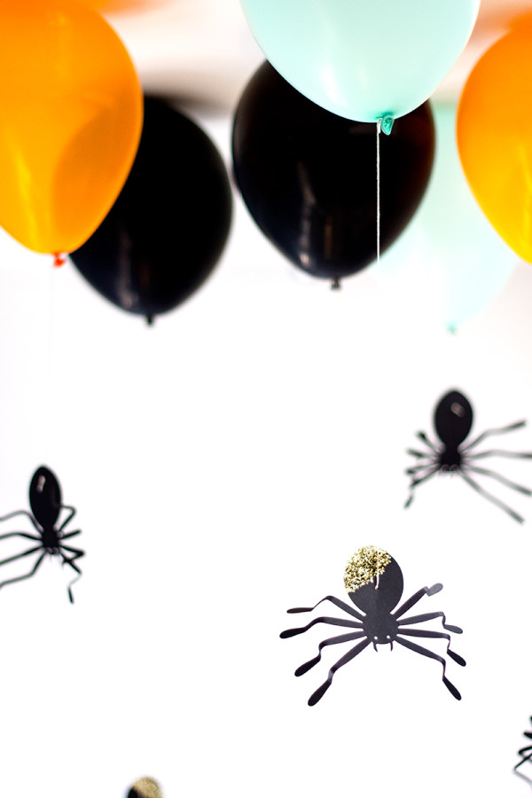 Hanging Spider Balloons Halloween Party Decoration Ideas
