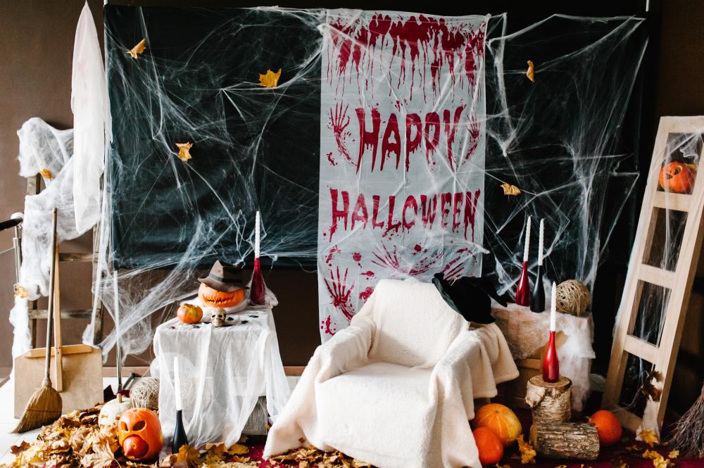 Halloween haunted house decorations
