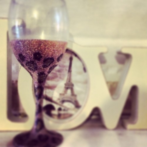 Leopard and glitter wine glass