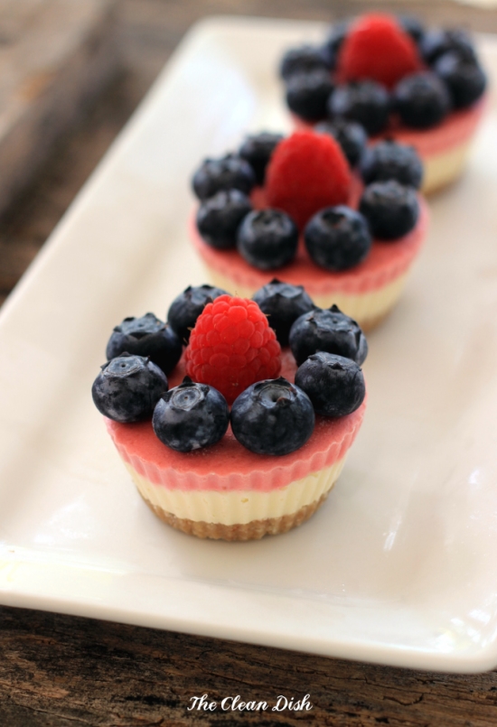 Raw mascarpone berry cupcakes 1