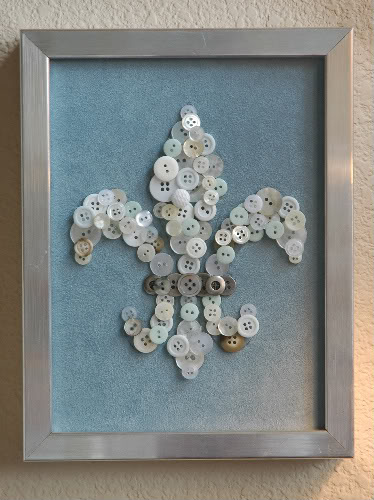 Simple button wall art