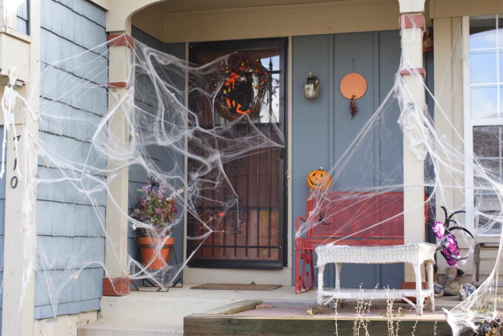 Spiderweb diy outdoor halloween decorations