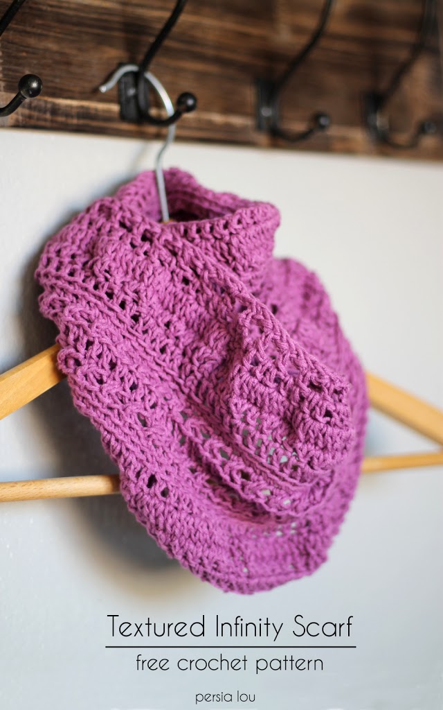 Textured infinity scarf