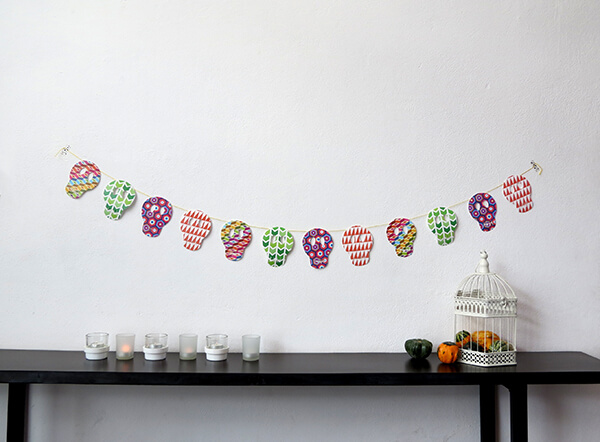 Skull garland halloween party decor