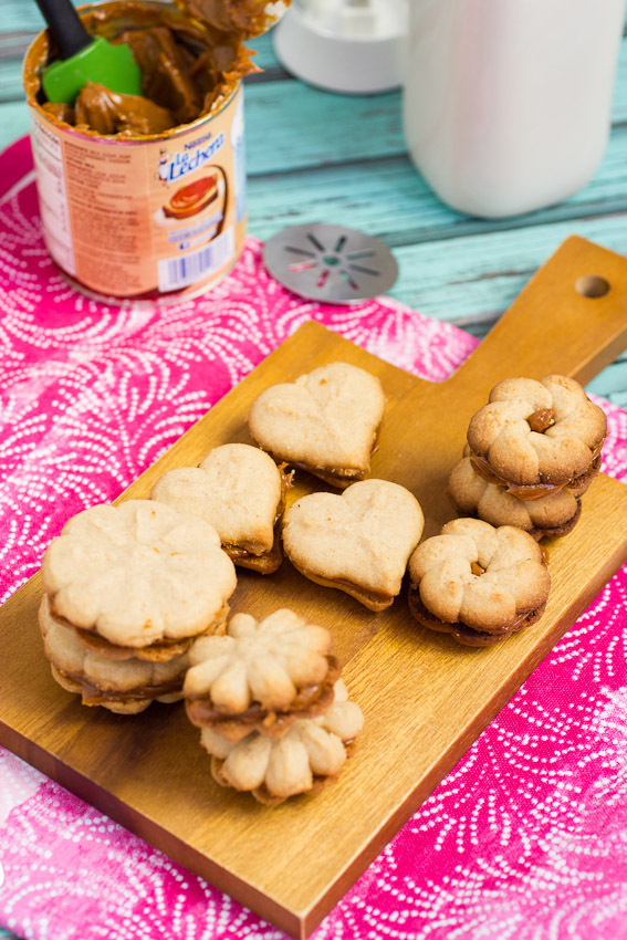 Cinnamon dulce de leche spritz sandwich cookies 3