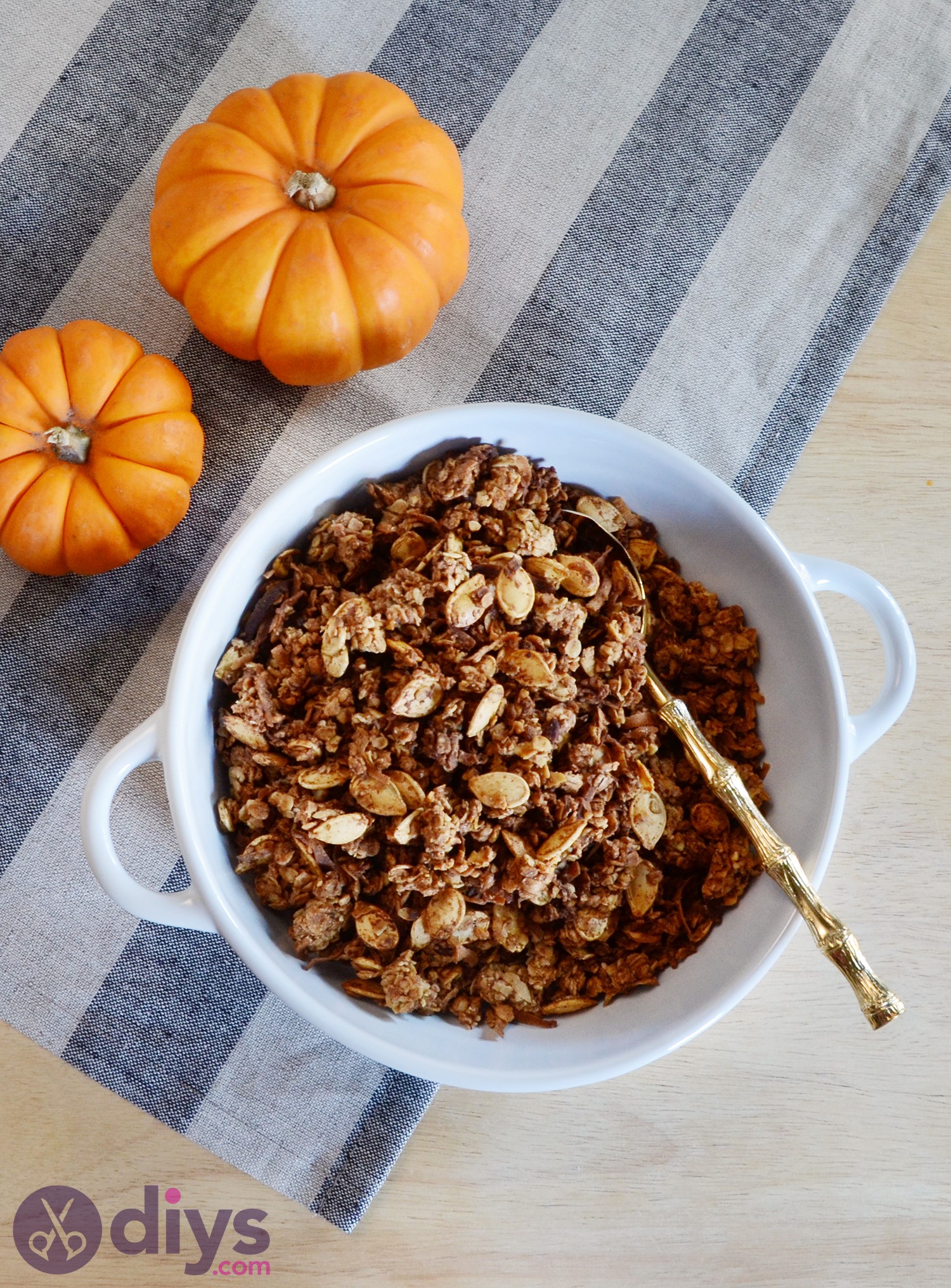 Halloween treats for kids pumpkin spice granola