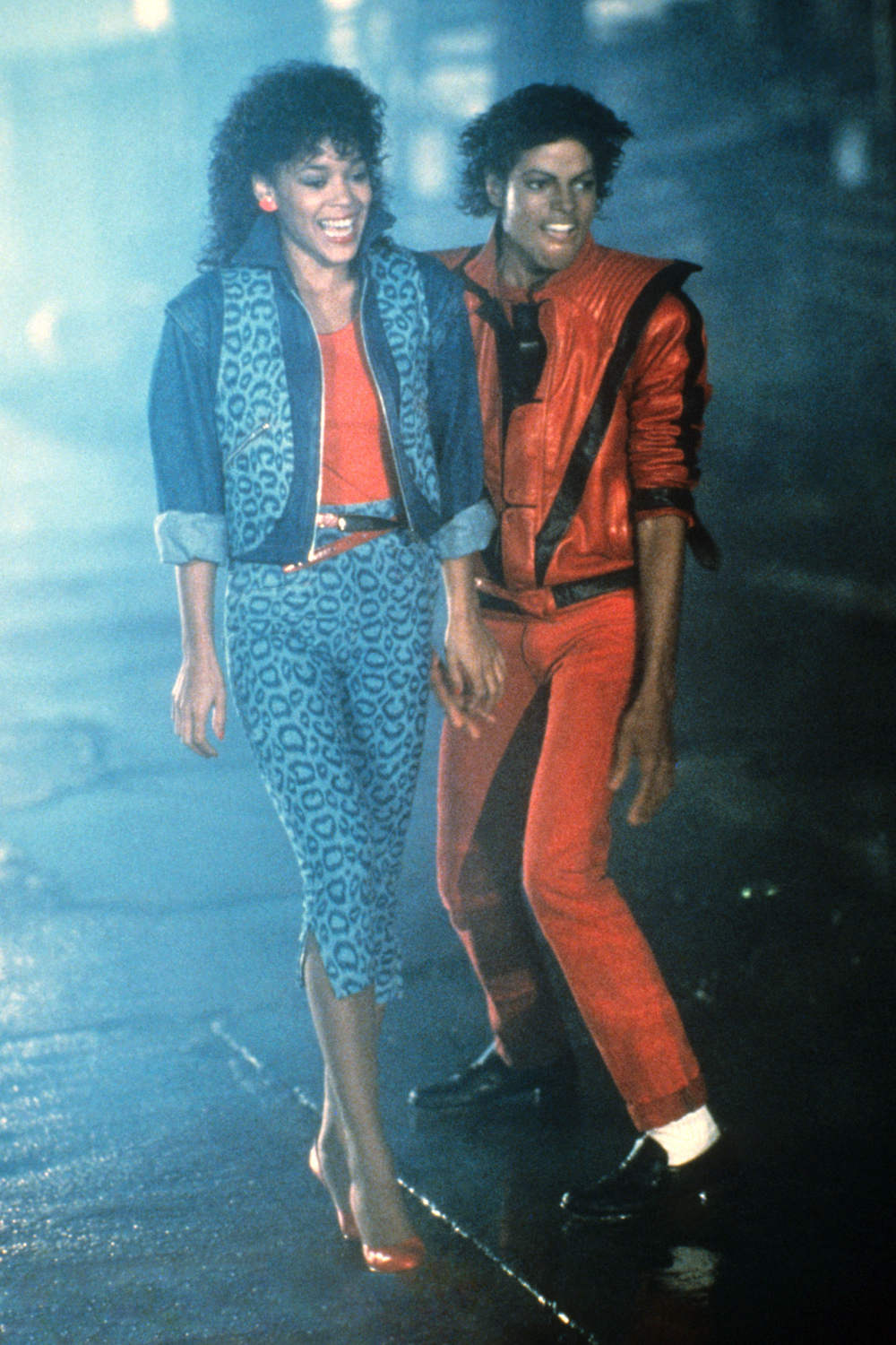 https://cdn.diys.com/wp-content/uploads/2016/10/Michael-Jackson-1980s-fashion-thriller-1.jpg