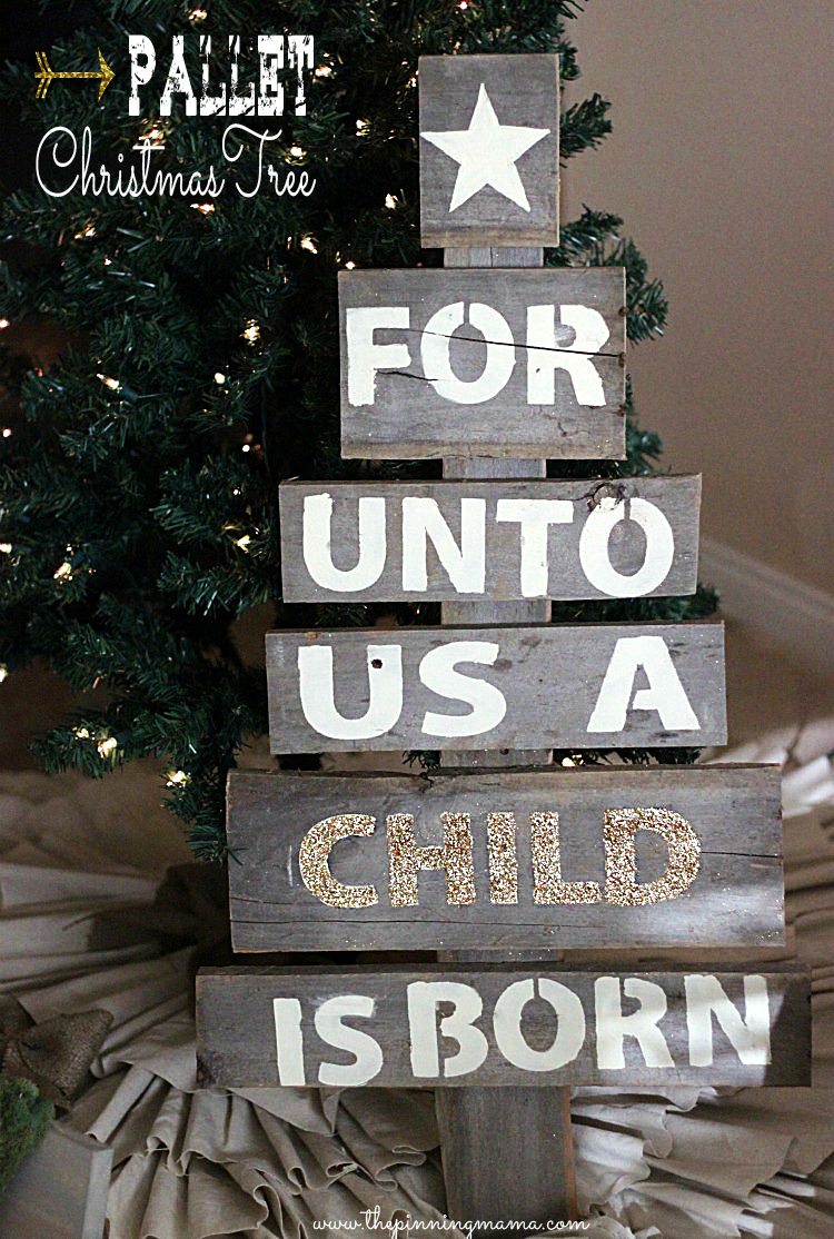 Christmas Pallet Tree - Christmas Craft Idea