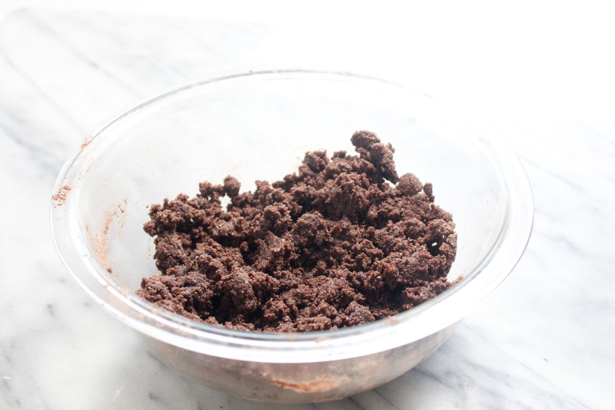 Chocolate graham crackers mix until well combined