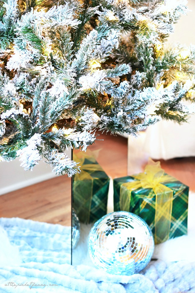 Diy mirrored christmas tree stand